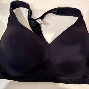 Black Underarmour 36c sports bra